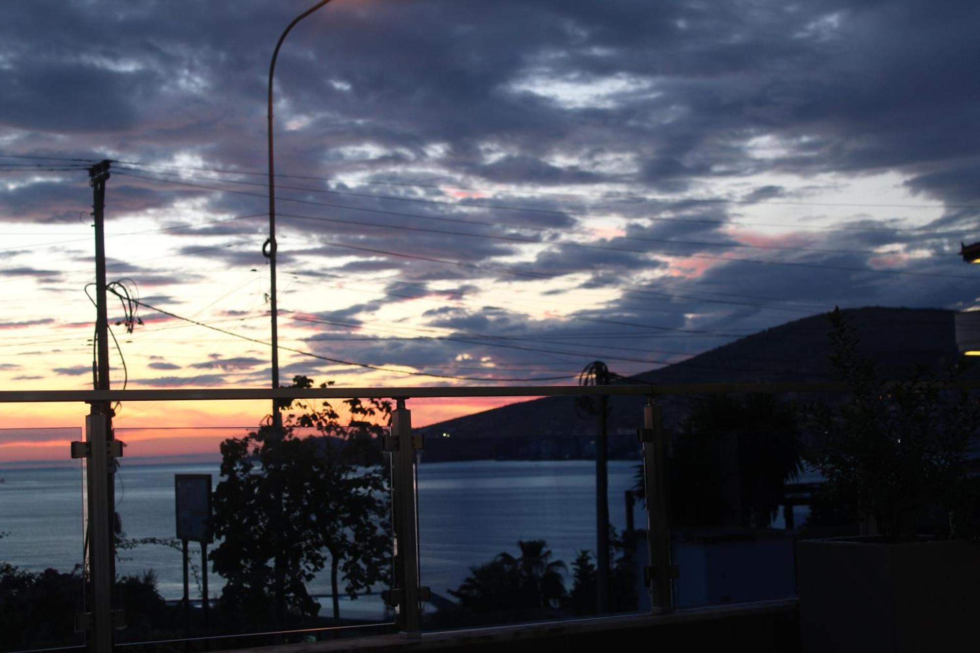 Hotel Agel Sarandë 外观 照片