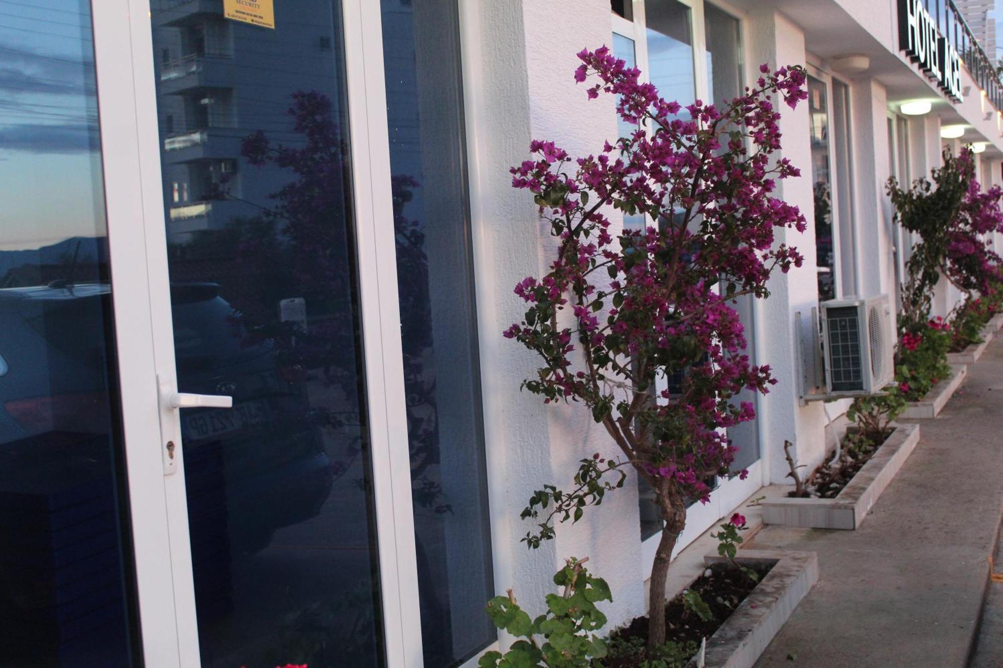Hotel Agel Sarandë 外观 照片