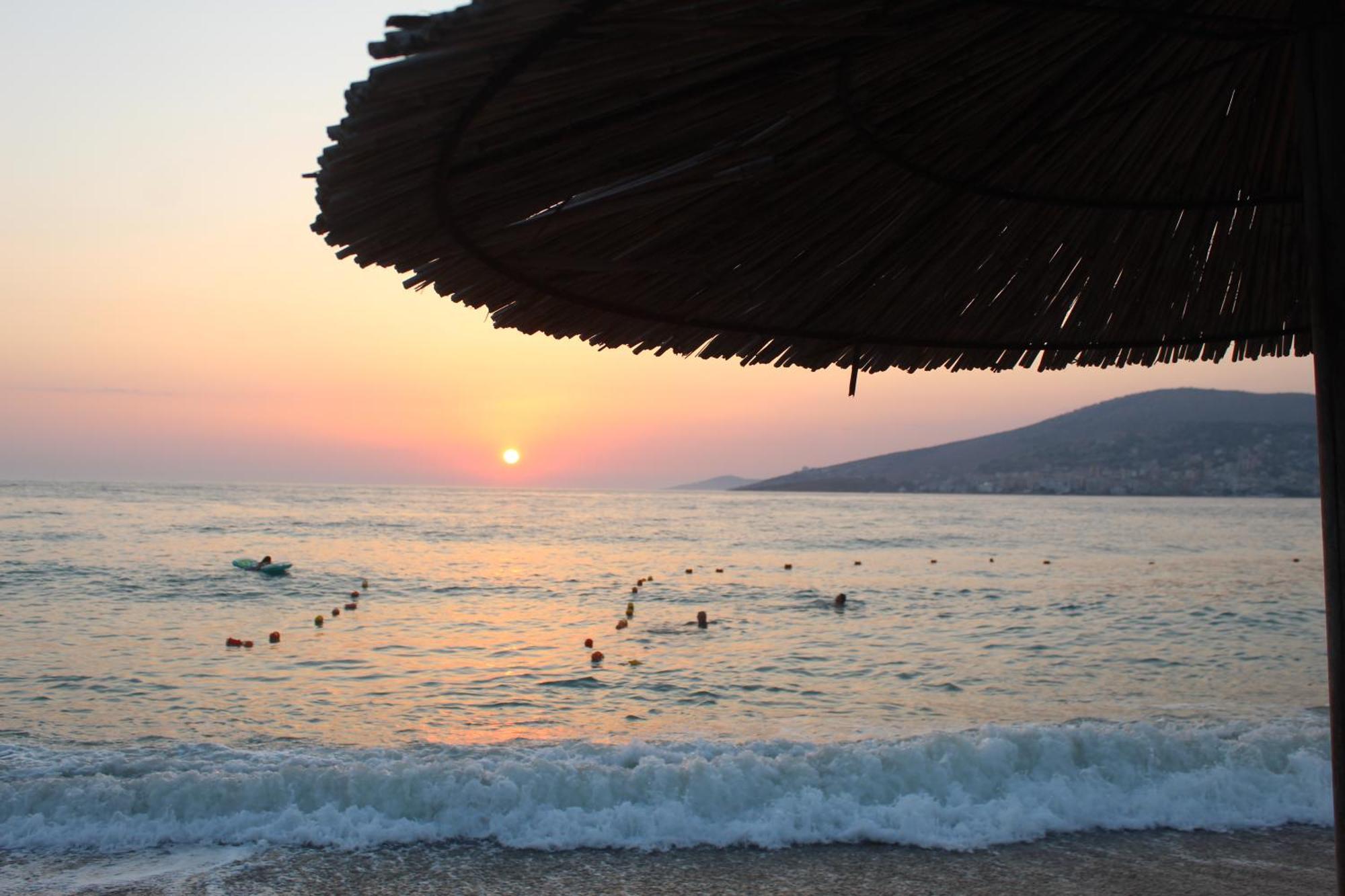 Hotel Agel Sarandë 外观 照片