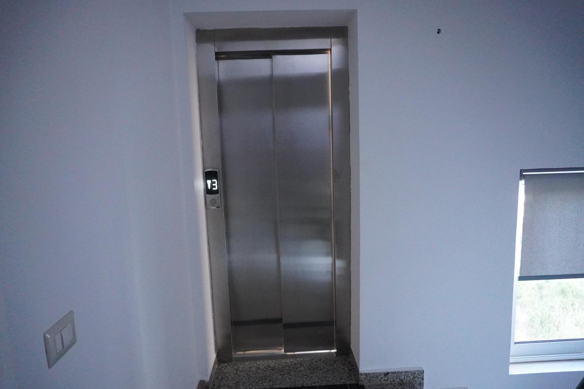 Hotel Agel Sarandë 外观 照片