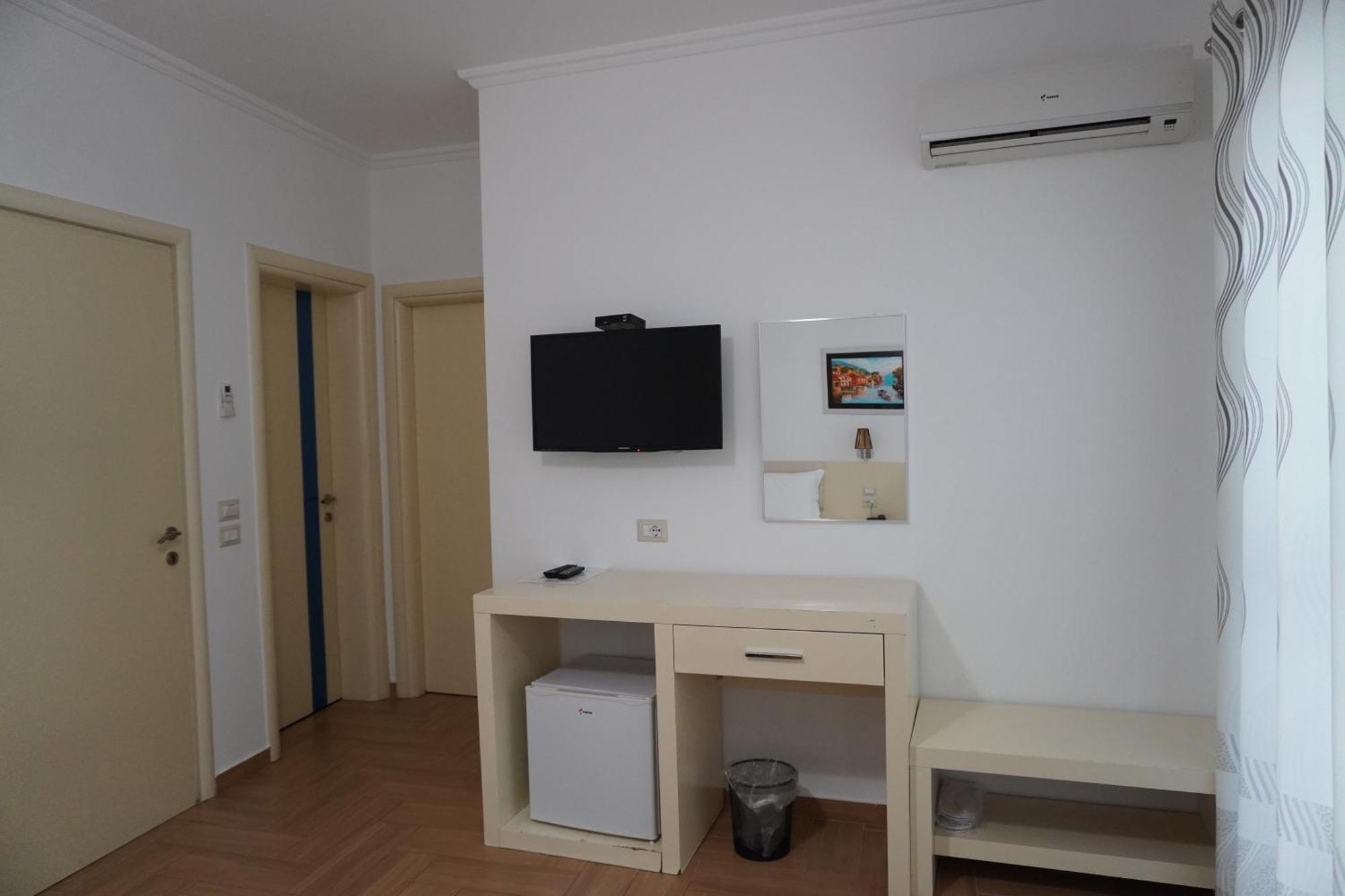 Hotel Agel Sarandë 外观 照片
