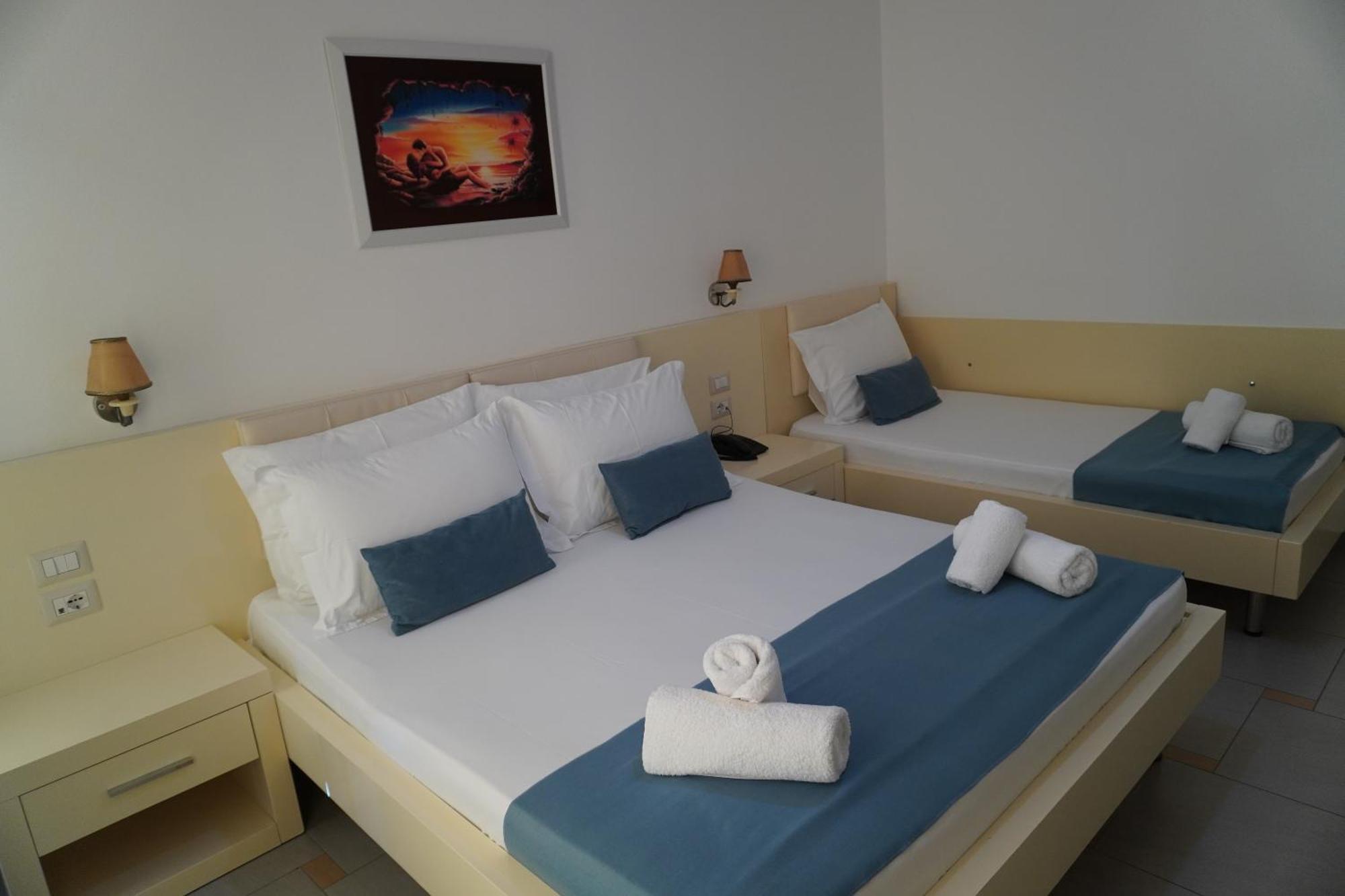 Hotel Agel Sarandë 外观 照片