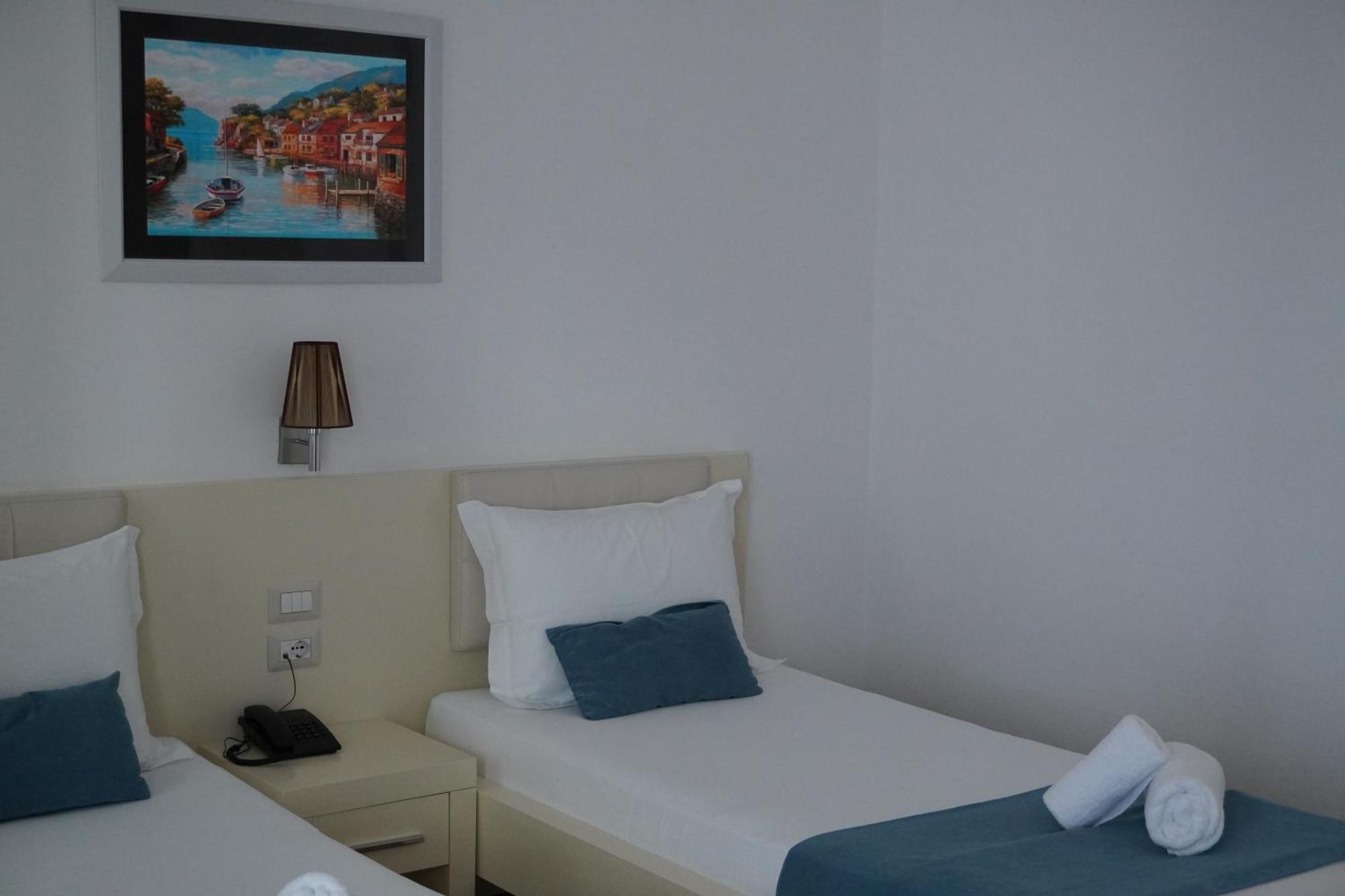Hotel Agel Sarandë 外观 照片