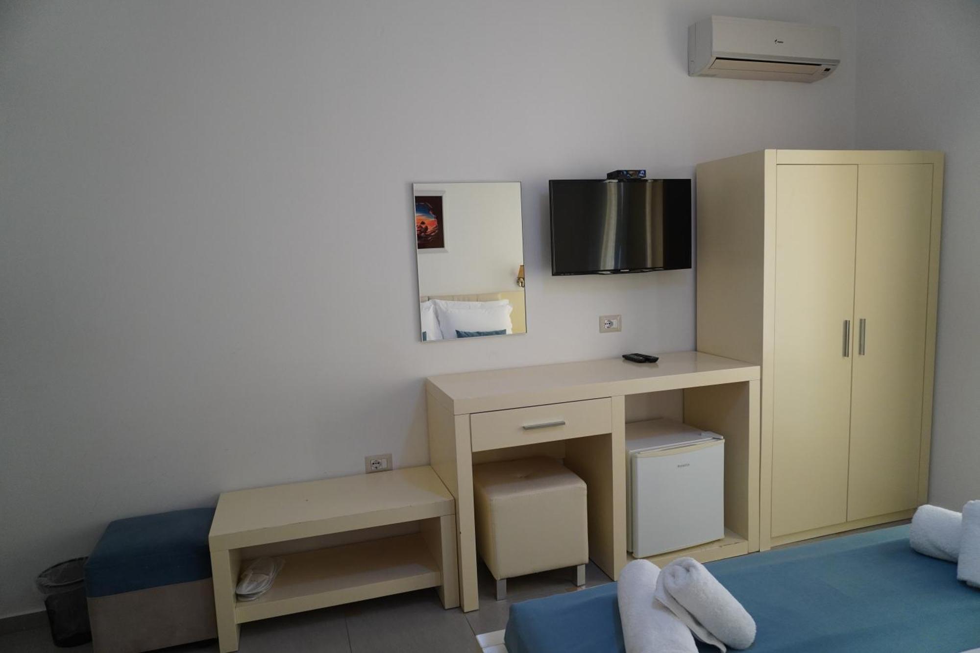 Hotel Agel Sarandë 外观 照片