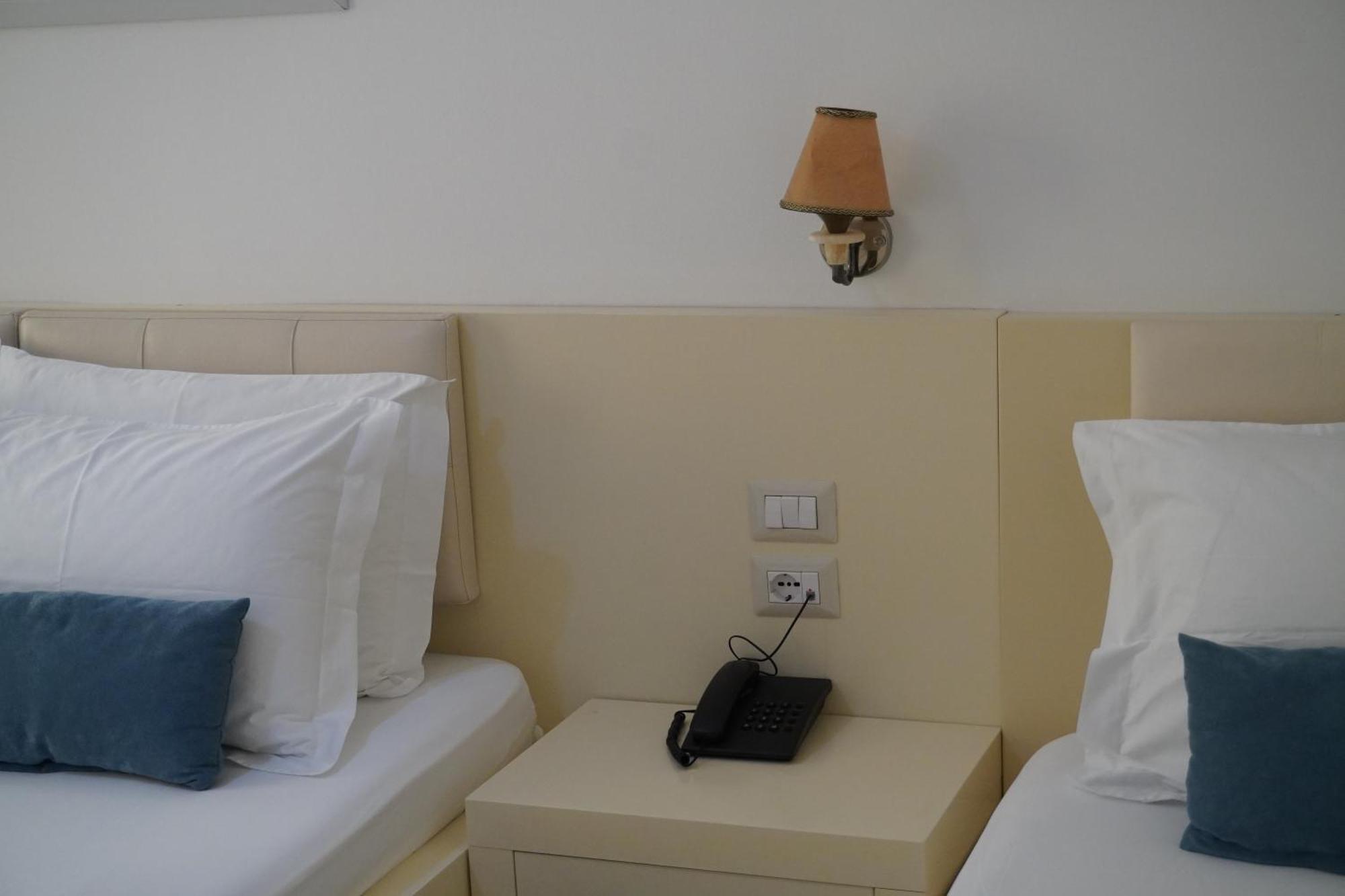 Hotel Agel Sarandë 外观 照片
